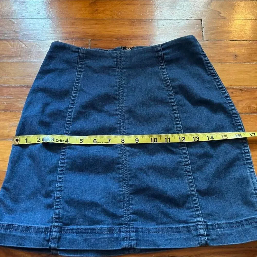Free People Denim Jean Mini Skirt Size S 70s Style Retro Boho Zipper Closure